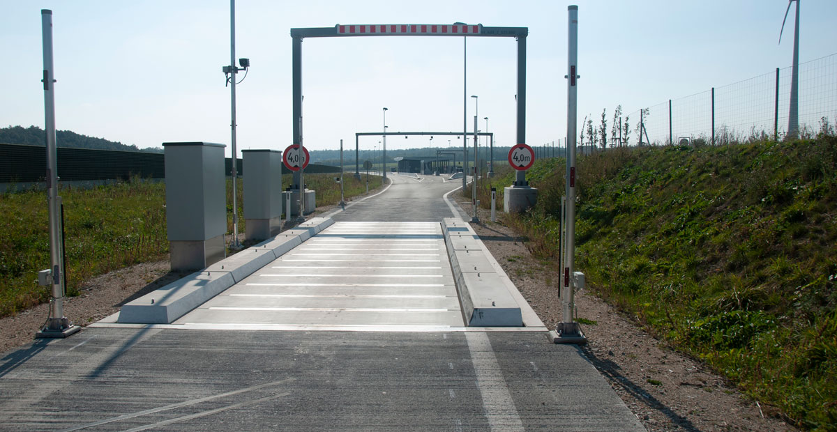 Weighing zones / approach and departure areas